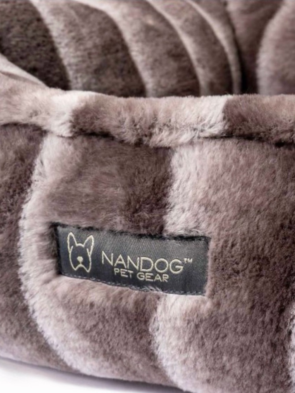 Nandog Pet Gear pet bed - the Chinchilla Cloud Collection Plush Pet Bed - Picture 3 of 5
